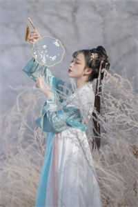 为了给小师妹出气，男友砸了妈妈的骨灰盒免费阅读