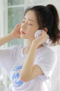 与顶流影帝分手后，他跪求我原谅无删版