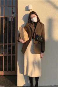 奶团荷包通古今，捡宝救活全荒村全局