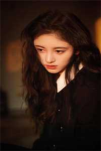 婚礼当天，未婚妻却去安慰失恋的男闺蜜爆火全网