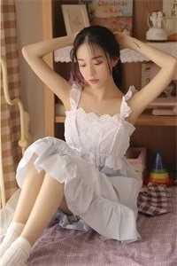 青灯掌旧颜完整