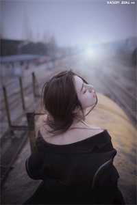 夜色微凉人依旧完整