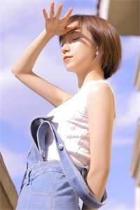 谁与明月共度韶华在线看