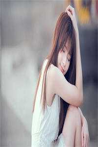 慕总轻点咬，疼到太太了！章节