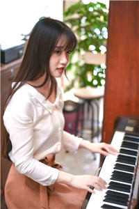 皑皑白雪伴年月列表