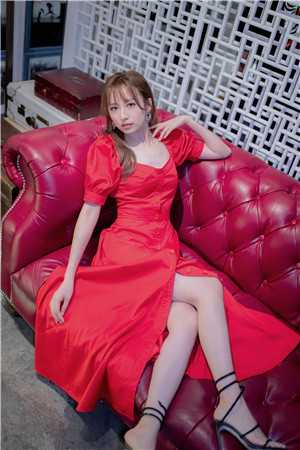 花魁班学成看到弹幕后，冷面摄政王的王妃我不当了爆火全网