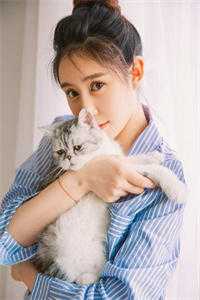 停靠在无人渡口阅读