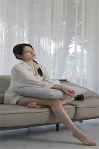 世事千山雪，回头再无春热门