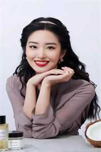 为了给小师弟出气，女友砸了妈妈的骨灰盒无删版